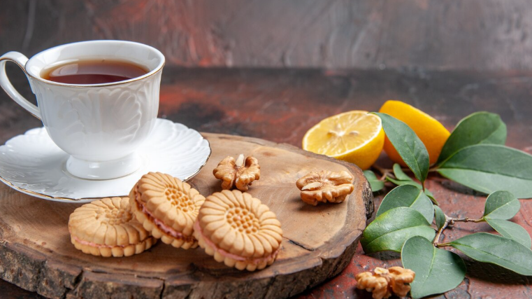 Čaj uz domaće kolačiće